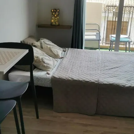 아파트 Cosy Proche Des Plages De Golfe Juan 발로리스